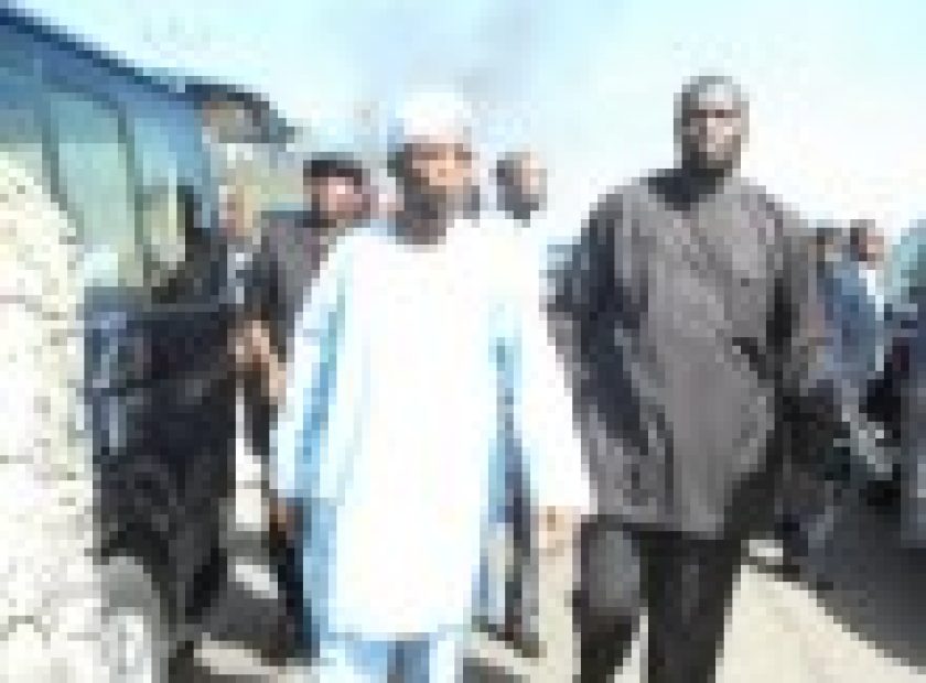 Governor-Aregbesola-disembarks-from-his-convoy-to-help-the-accident-victims