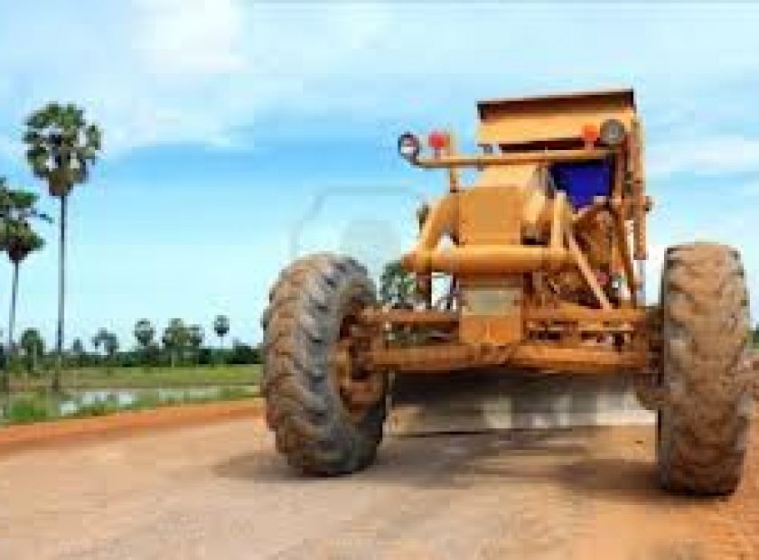 TRACTOR