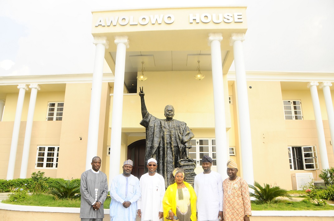 UNVEILING AWOLOWO STATUE