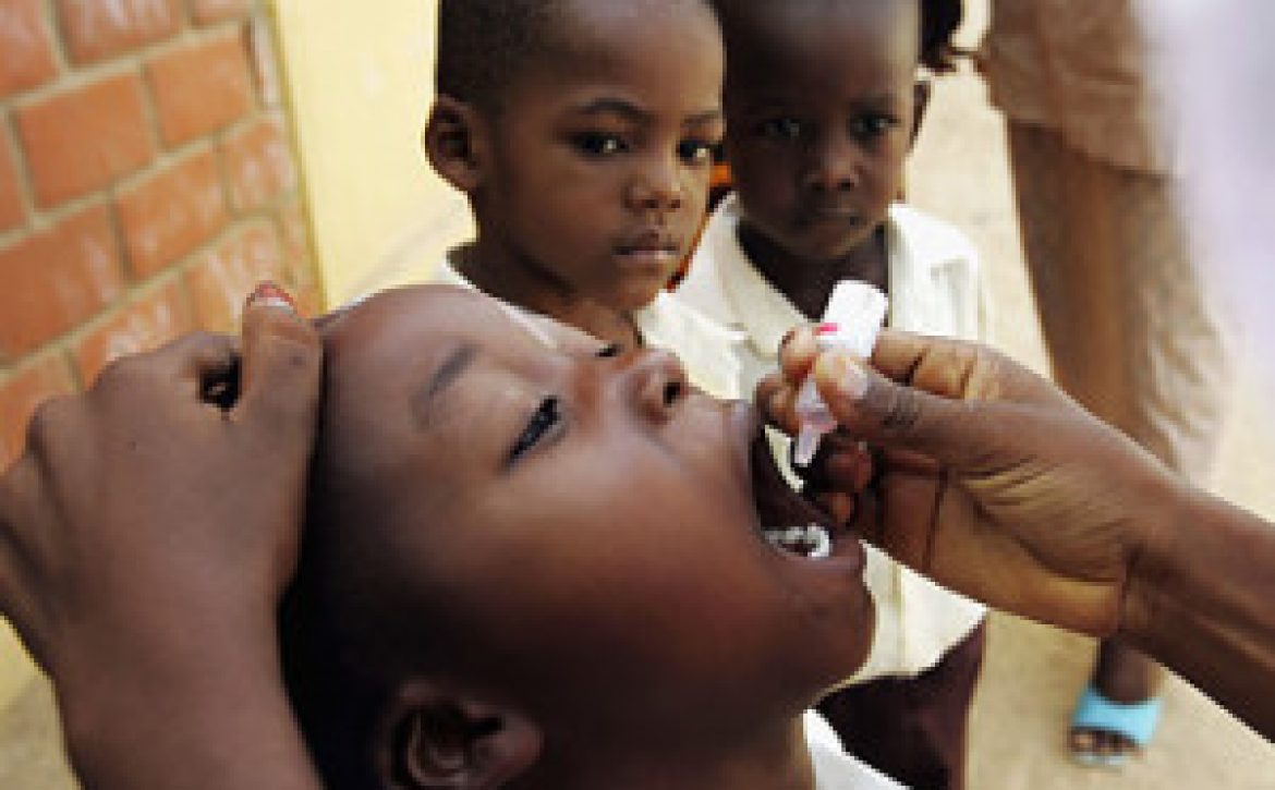 Osun First Lady Flags Off Oral Polio Immunisation