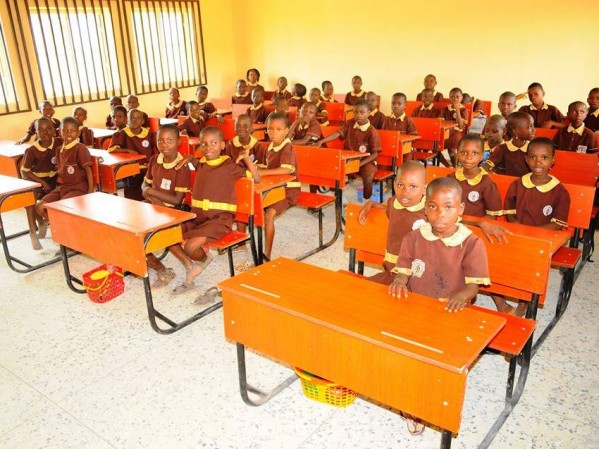 SAMPLE OF ELEMENTARY SCHOOL CLASSROOM