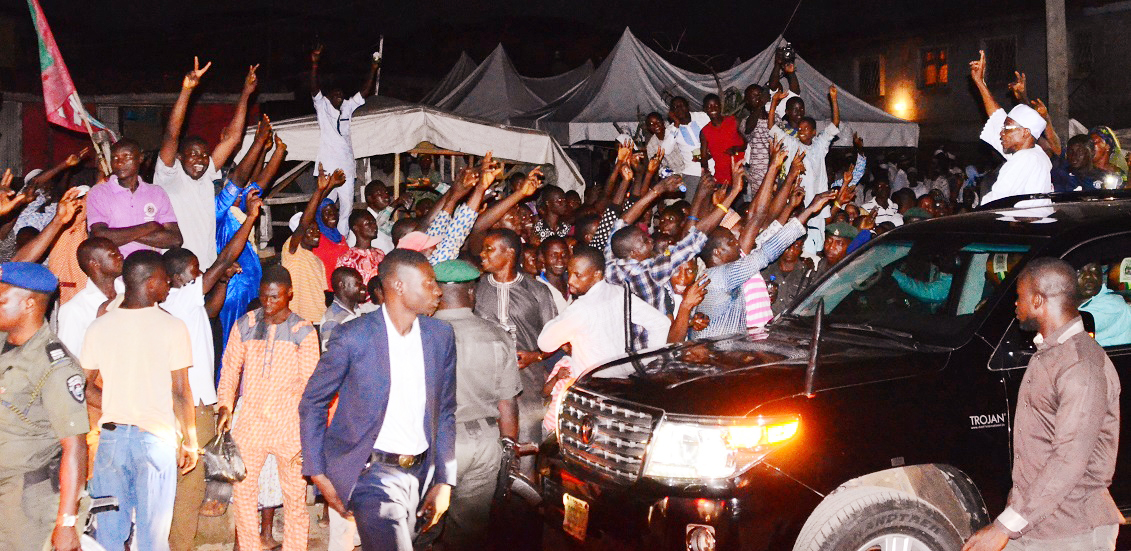 Aregbesola Breaks Fast with Jaleoyemi Youths 3