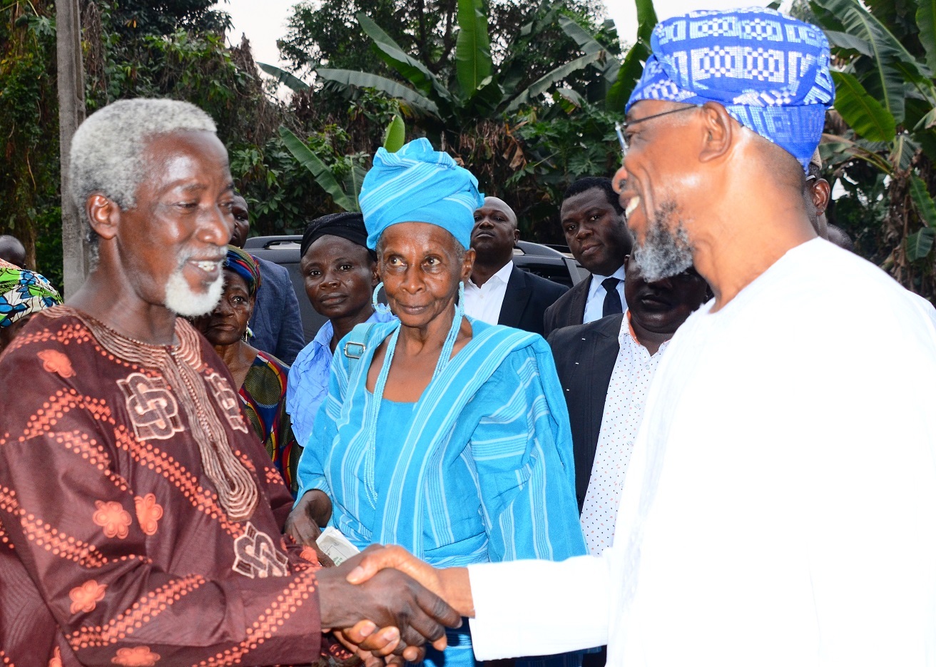 Aregbesola Visits African Heritage Research Library and Cultural Centre-1
