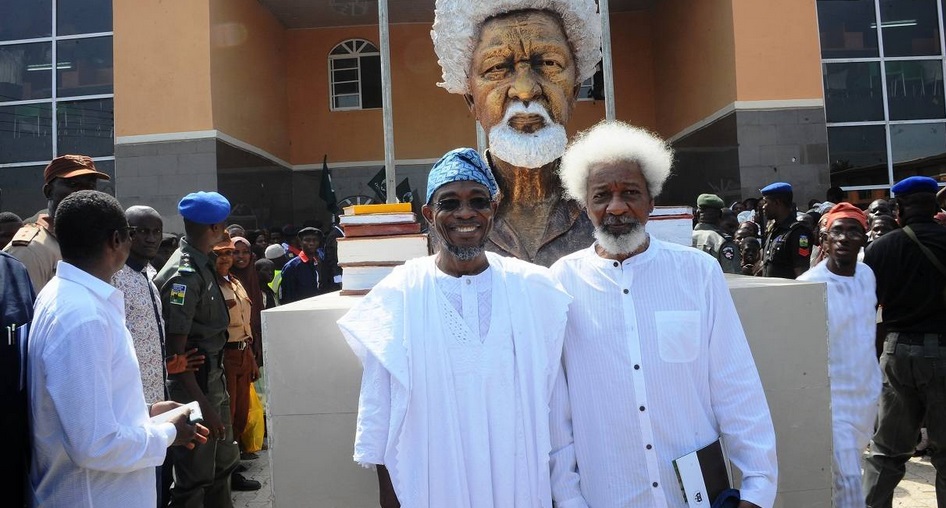 Governor-Aregbesola-stood-with-Prof.-Soyinka-during-commissioning-of-Wole-Soyinka-High-School-Ejigbo