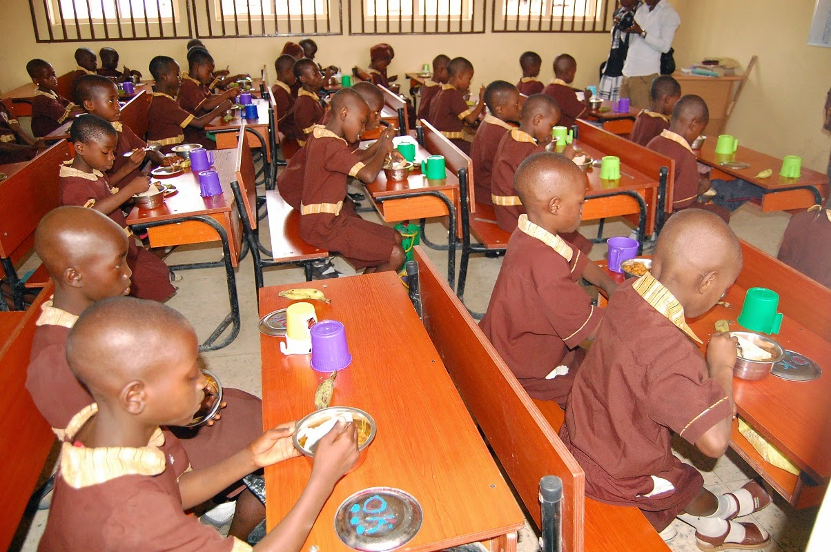 Osun-Elementary-School-Feeding-2