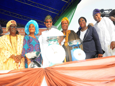 Aregbesola-Launches-New-Weighing-Scales
